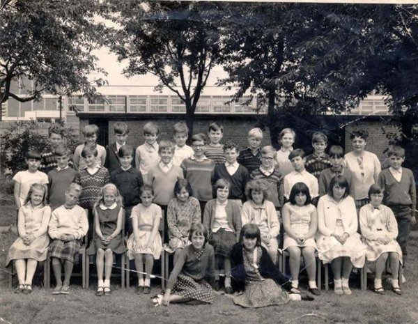 Stephen Cherring Class Photo Devonshire Hill 1960´s